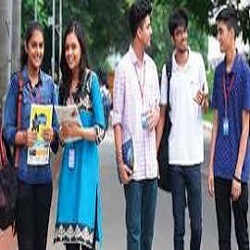 Students of vit College taking about Direct Admission in VIT University.